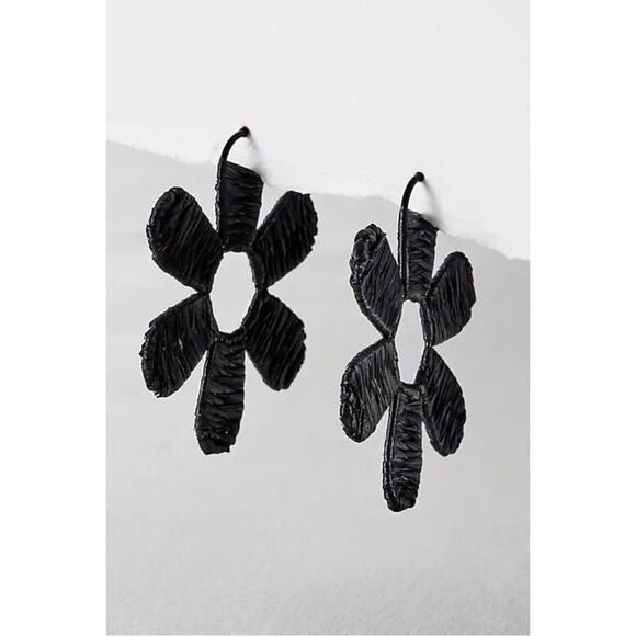 Free People Wendy Woven Flower Hoops Black NWT Bohemian Funky Raffia Earrings - Picture 4 of 9